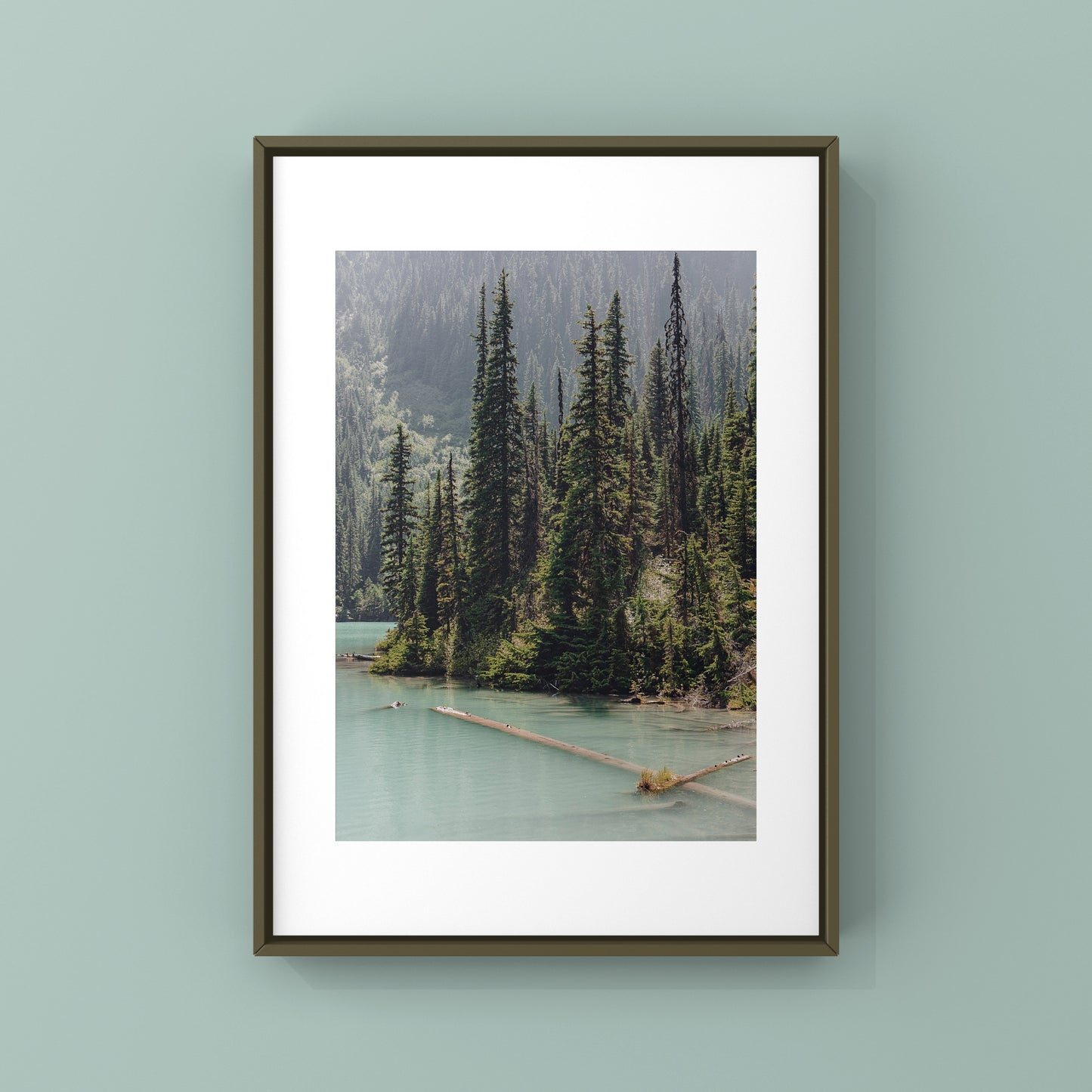 The color of this lake is just an incredible turquoise color. This is the second lake of the Joffre Lakes hike near Whistler and Pemberton in British Columbia.