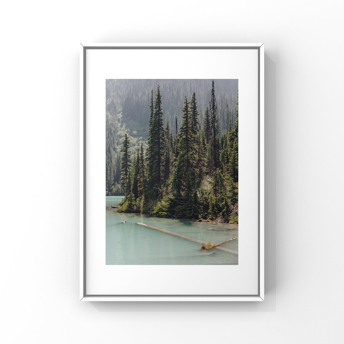 The color of this lake is just an incredible turquoise color. This is the second lake of the Joffre Lakes hike near Whistler and Pemberton in British Columbia.